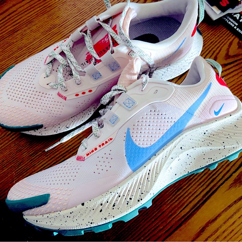 Nike tennis shoes